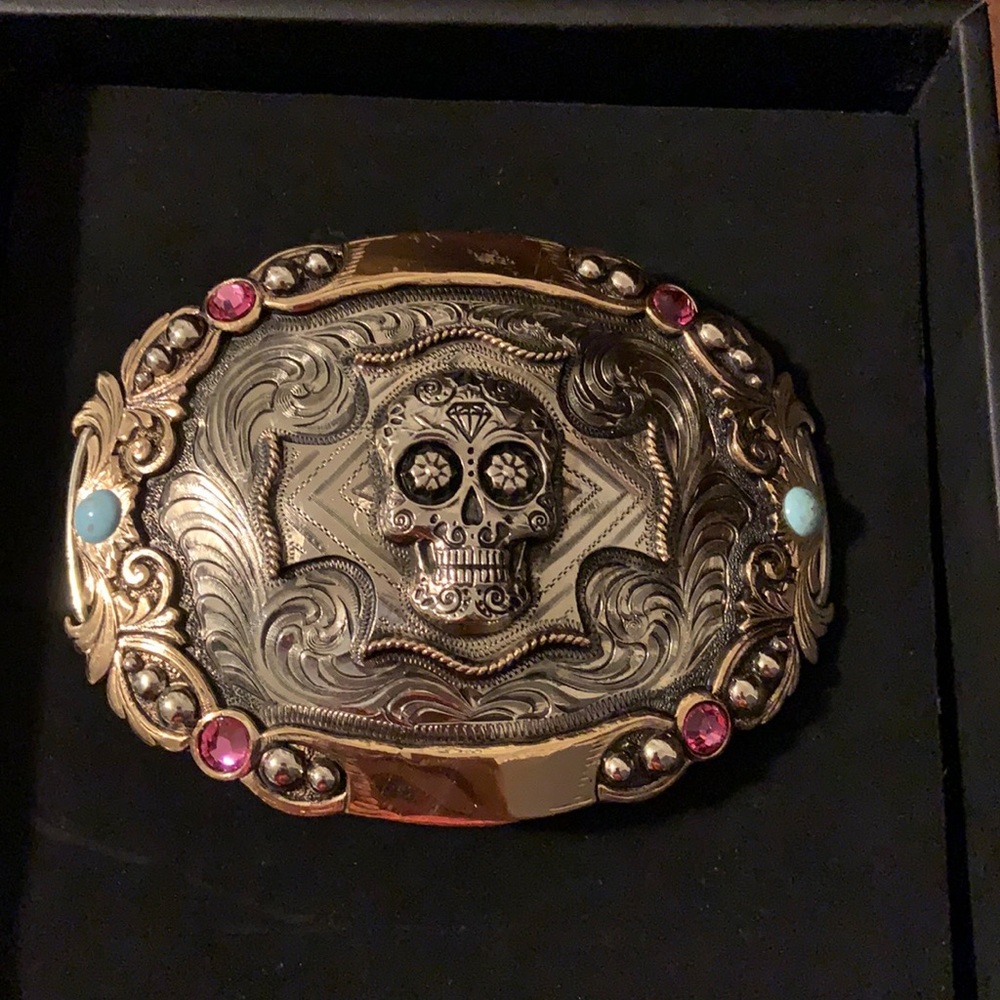 Augus skull buckle